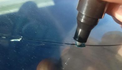 Что делать, если появился скол на лобовом стекле?