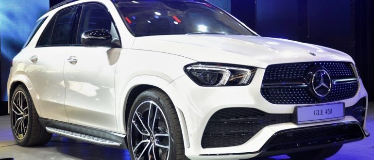 На каких машинах ездят игроки лондонского «Челси»