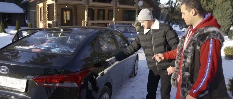 Президент IBF подарил кубанскому тренеру по боксу новый Hyundai