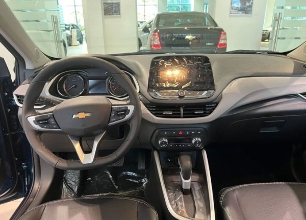Новый бюджетный седан Chevrolet Onix начали предлагать в России