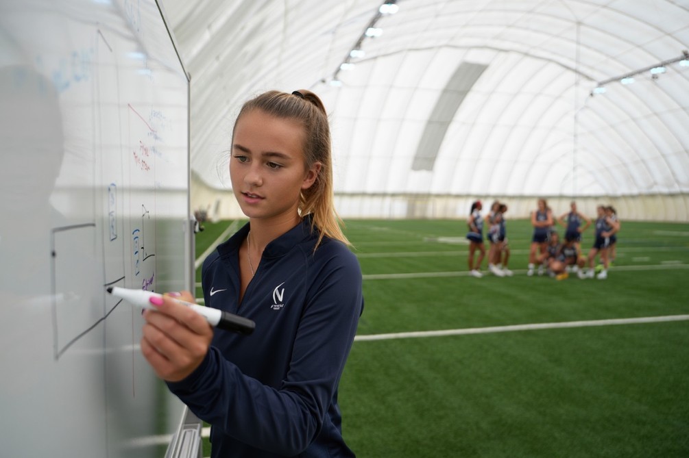 Футбольные манежи Москвы: лучшие площадки для аренды и их особенности