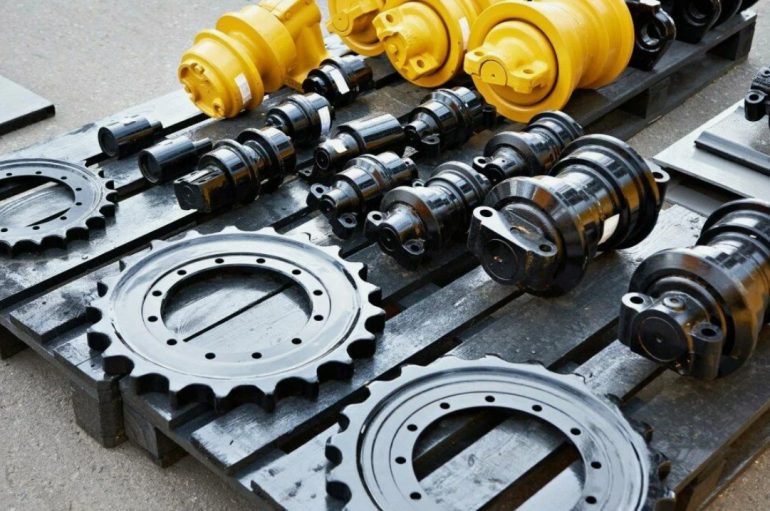 Сезонный спрос: какие запчасти для агротехники покупать заранее