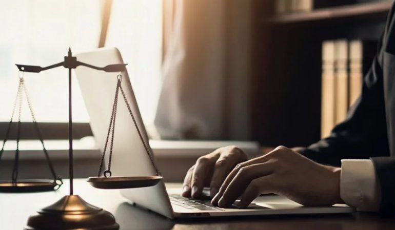 Долги, коллекторы и закон 2026 года: разбираемся, можно ли начать жизнь с чистого листа, не потеряв последнее