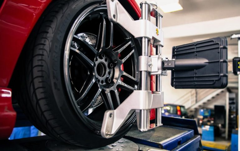 Как понять, что пора на развал-схождение: 7 явных признаков