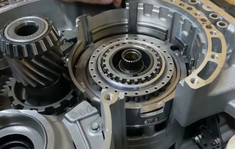 Чем опасны посторонние шумы в автоматической коробке передач