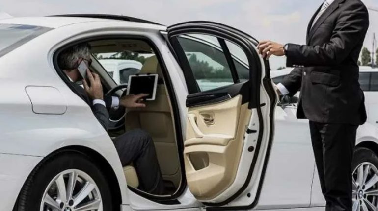 Аренда представительского автомобиля с водителем: когда роскошь становится необходимостью