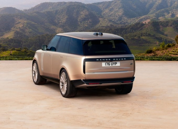 Новый Range Rover представили официально