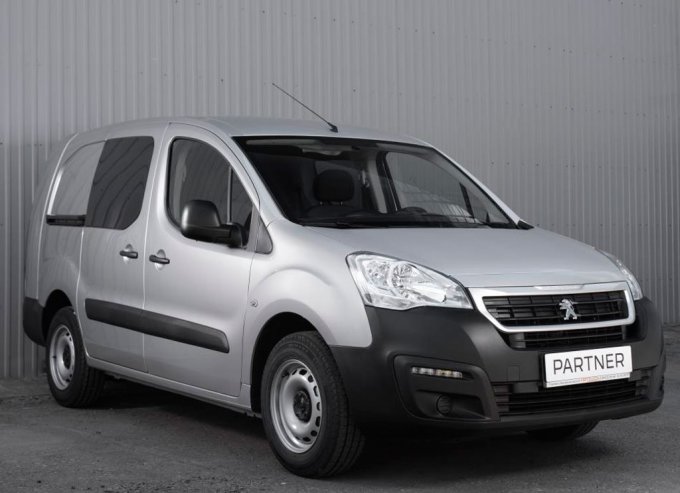 Peugeot Partner получил две новых версии в России
