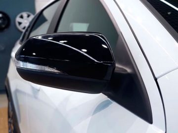 Lada Vesta Exclusive получила унифицированную окраску зеркал